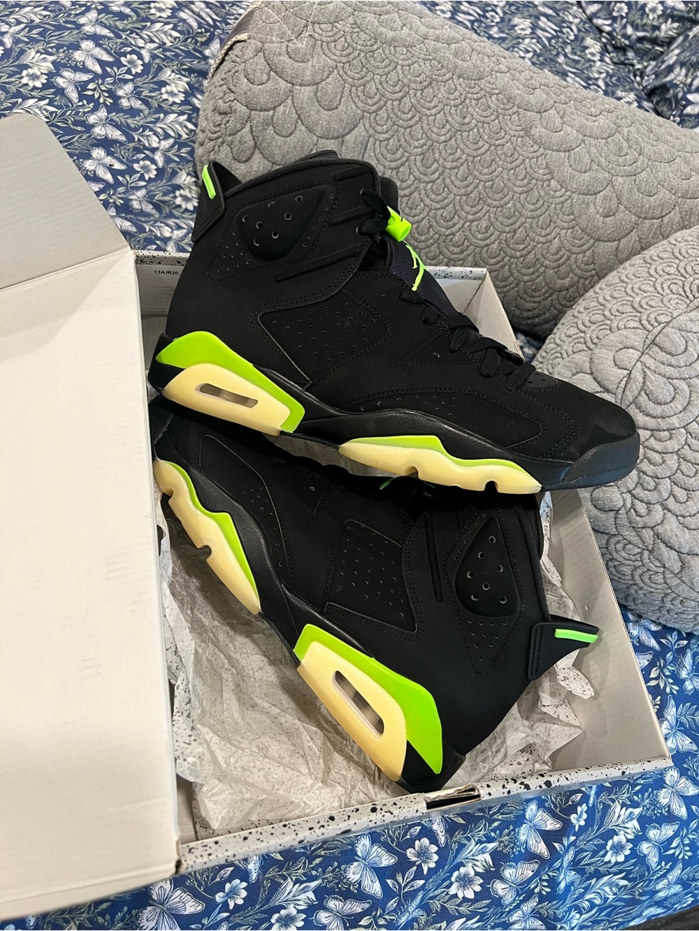 Air Jordan 6 Retro Black Electric Green men’s size 12.
